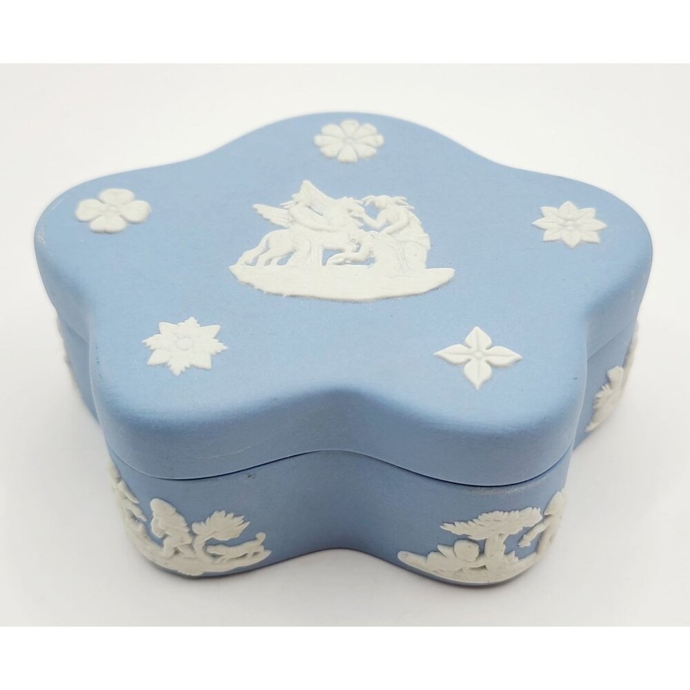 Wedgwood Blue Jasperware Star Vanity Lidded Trinket Box Cameo Bas Relief Pegasus - Picture 3 of 11